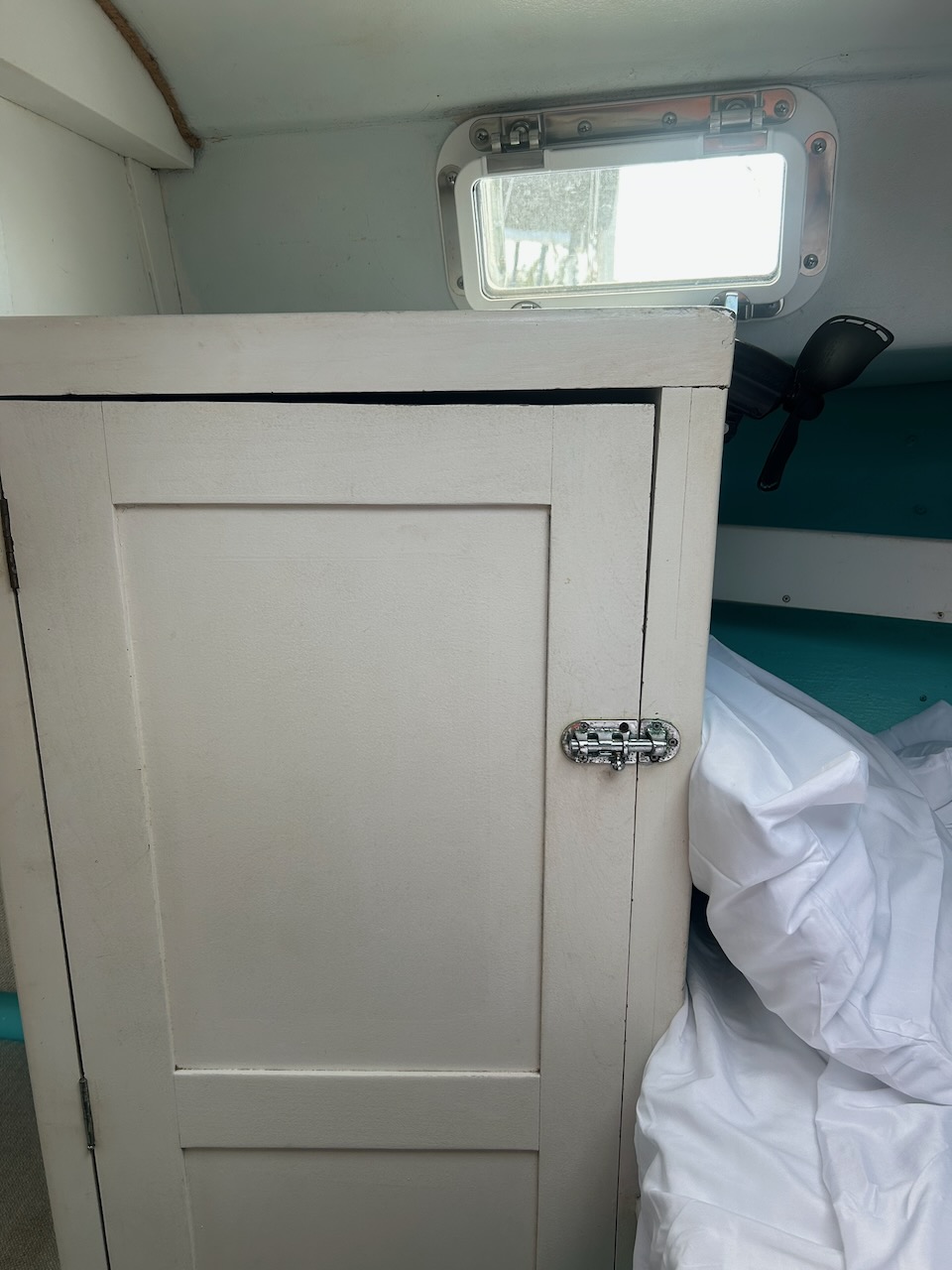 Hanging locker beside the V-berth